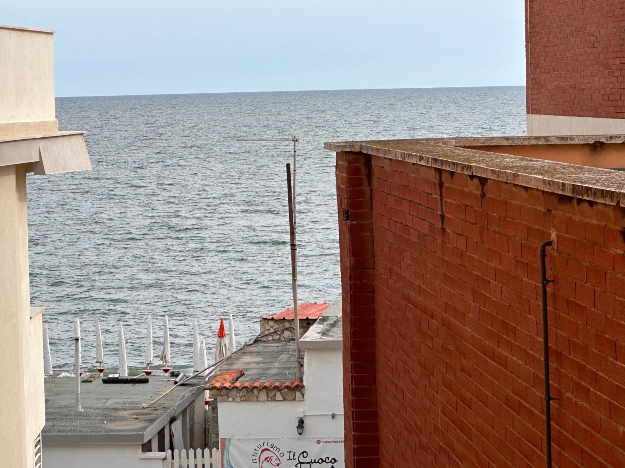 Comforthouse Frontemare Ladispoli Exteriör bild